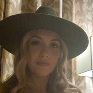 Meet your Posher, Kendel